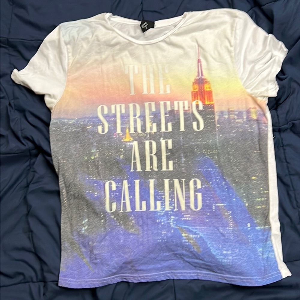 H&M Men’s size XL The Streets Are Calling T-shirt